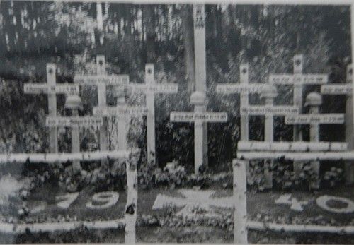 Foto Soldatengräber bei Dormans im Wald
