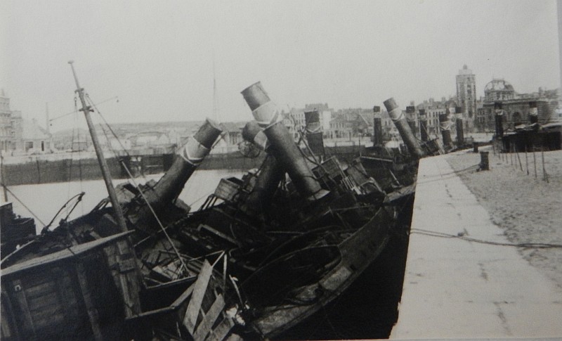 Foto Hafen Dünkirchen nach Bombardierung durch deutsche Luftwaffe