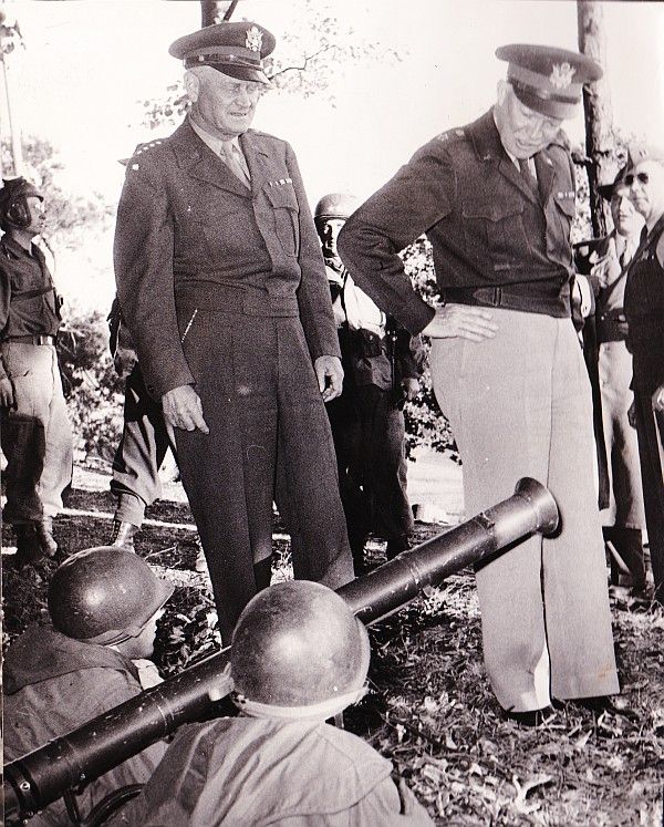 Foto von Aschaffenburg, Oktober 1951 US-General Thomas T. Handy und Maj. Marshal